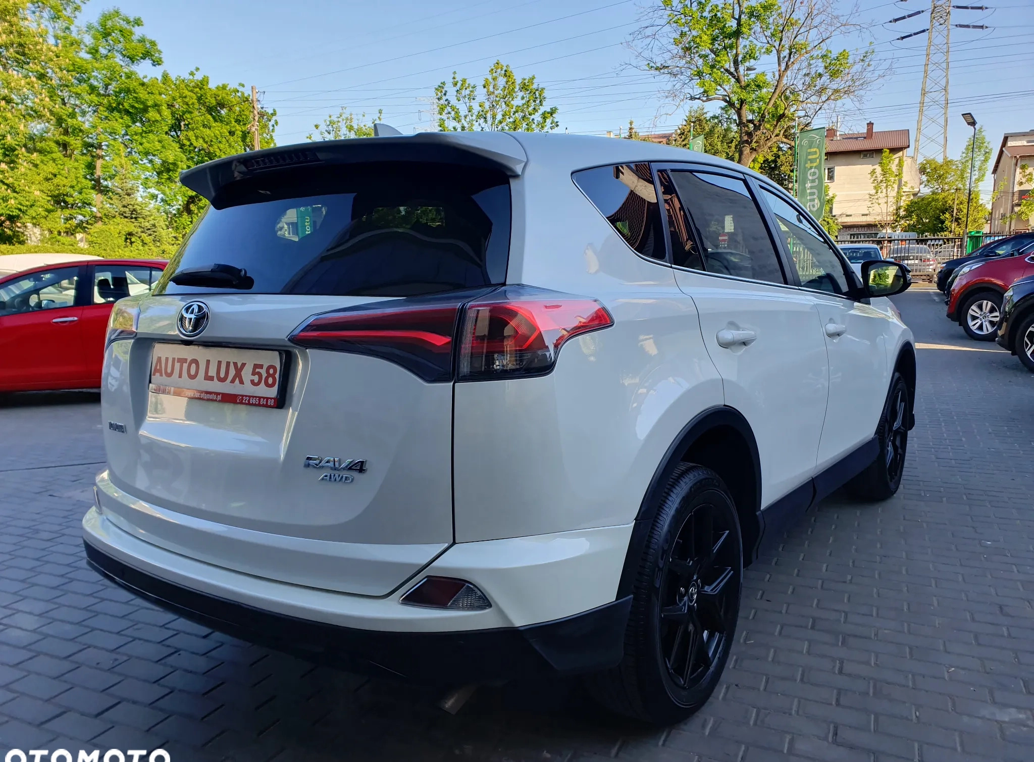 Toyota RAV4 cena 108900 przebieg: 88443, rok produkcji 2018 z Warszawa małe 631